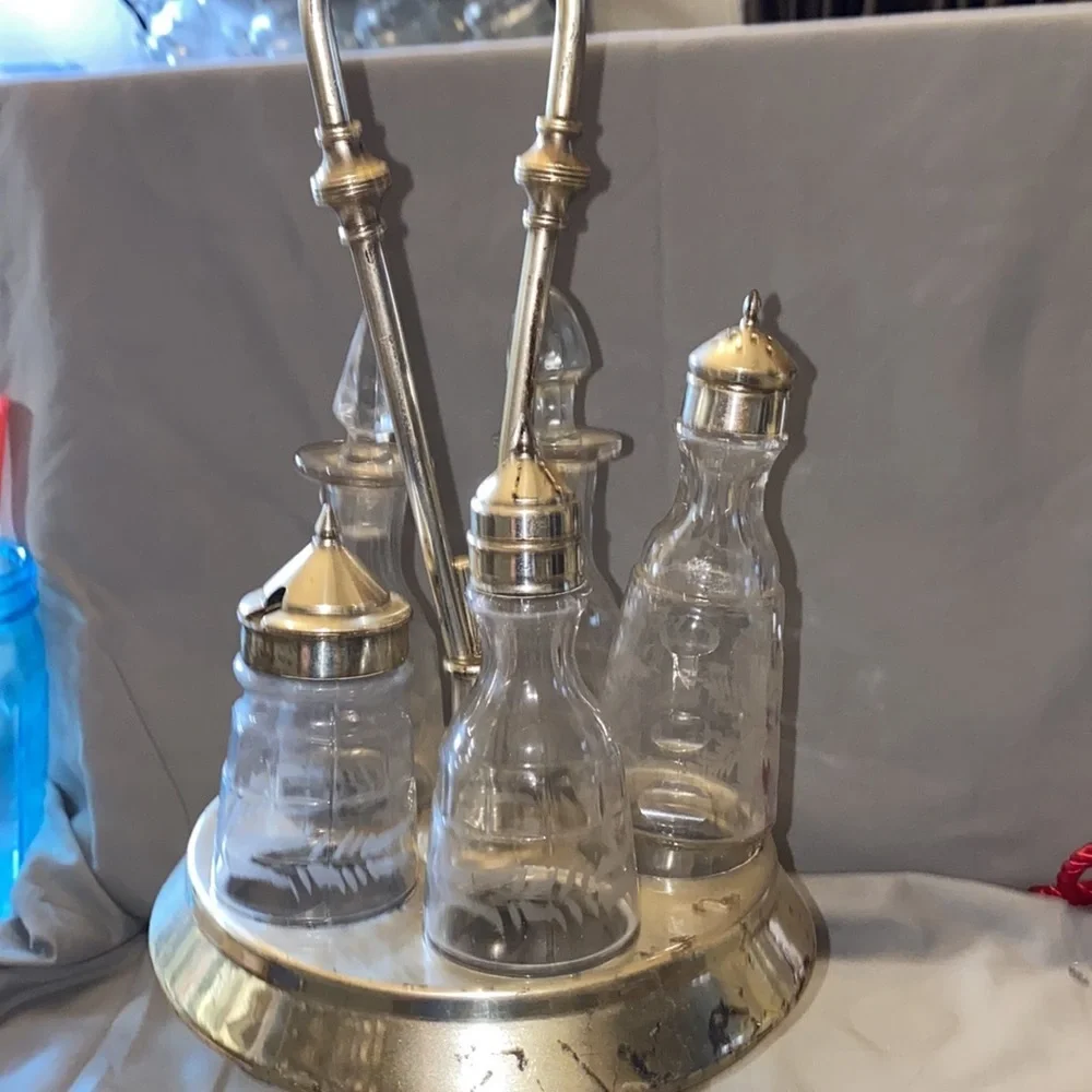 Bx47 5 pc James W Tufts #2928 Antique Castor Cruet Set with (5) frosted bottles